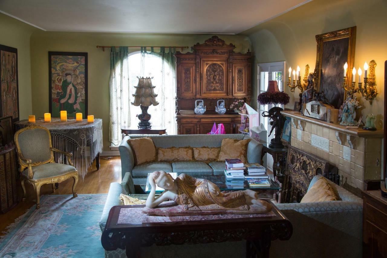 Bed & Breakfast Cinema Hsr19-19-001050 2*