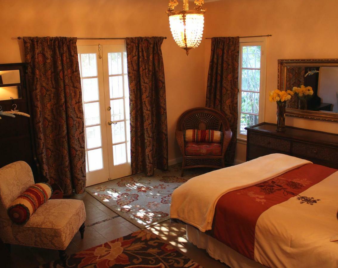 Bed & Breakfast Cinema Hsr19-19-001050 Los Angeles